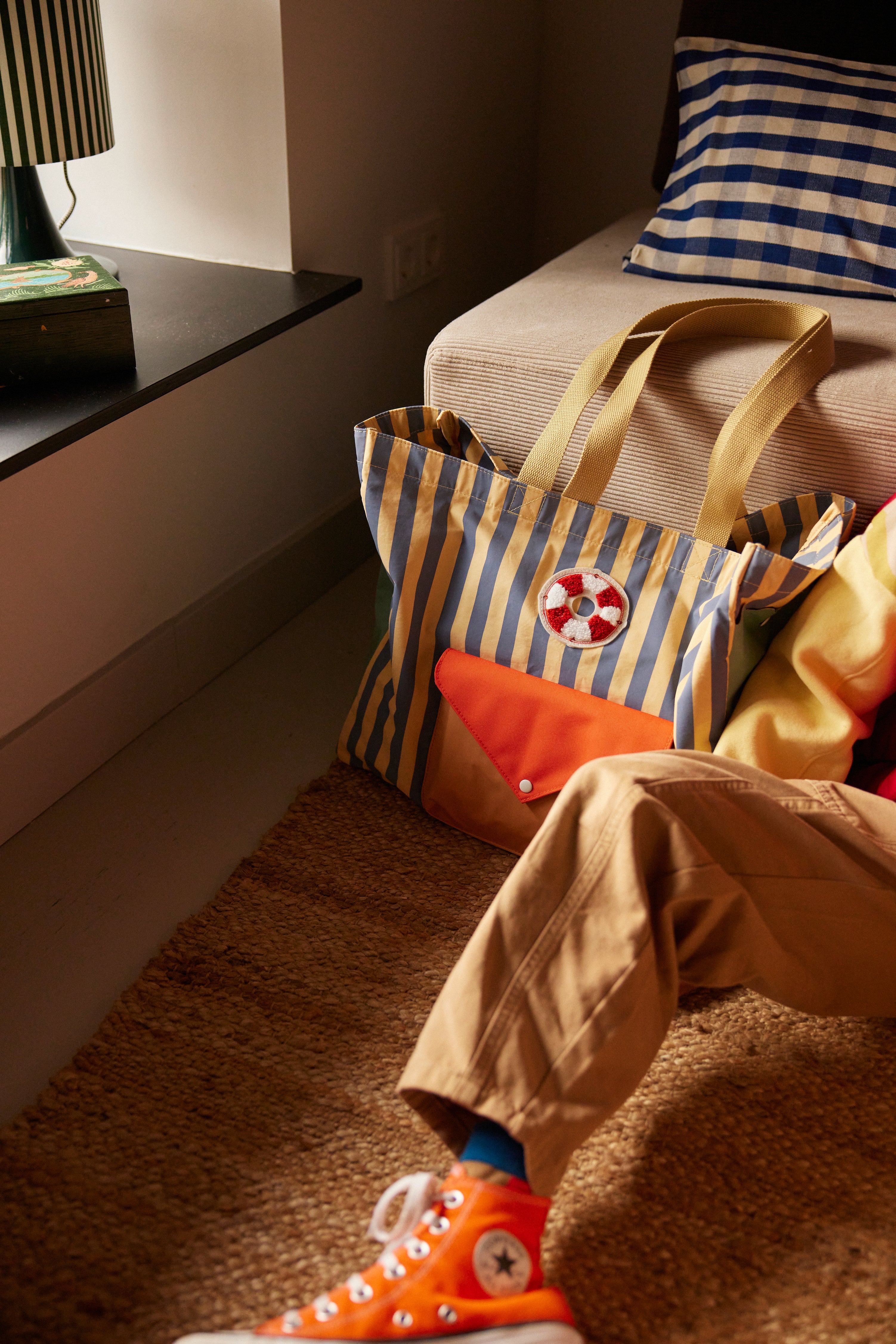 Shopper blue whale + sandy yellow - wonders of the deep sea  48x13x37cm Sticky Lemon