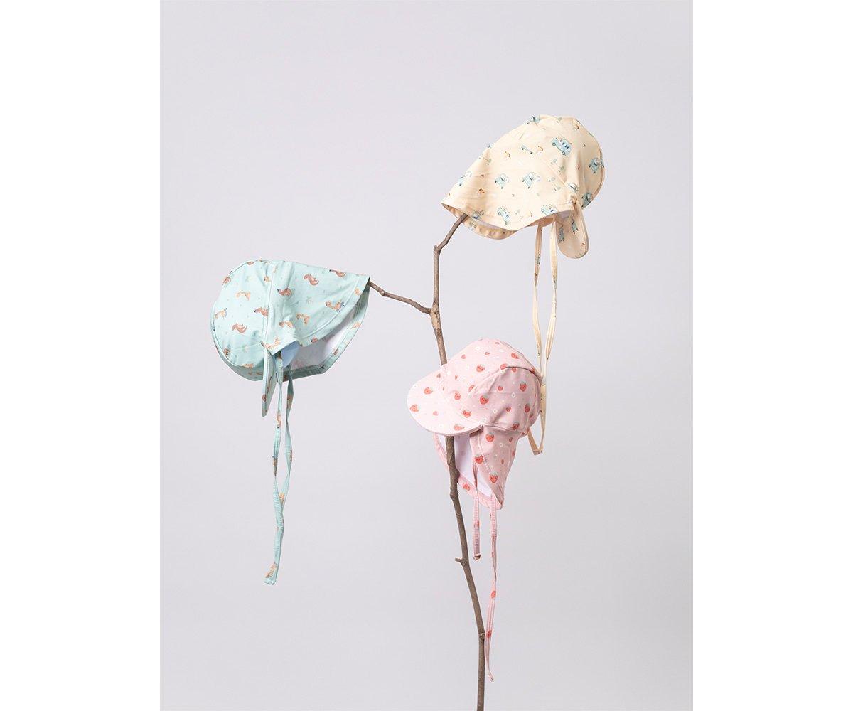 Strawberries Monnëka Sun Protection Beach Hat with Drawstrings Size M