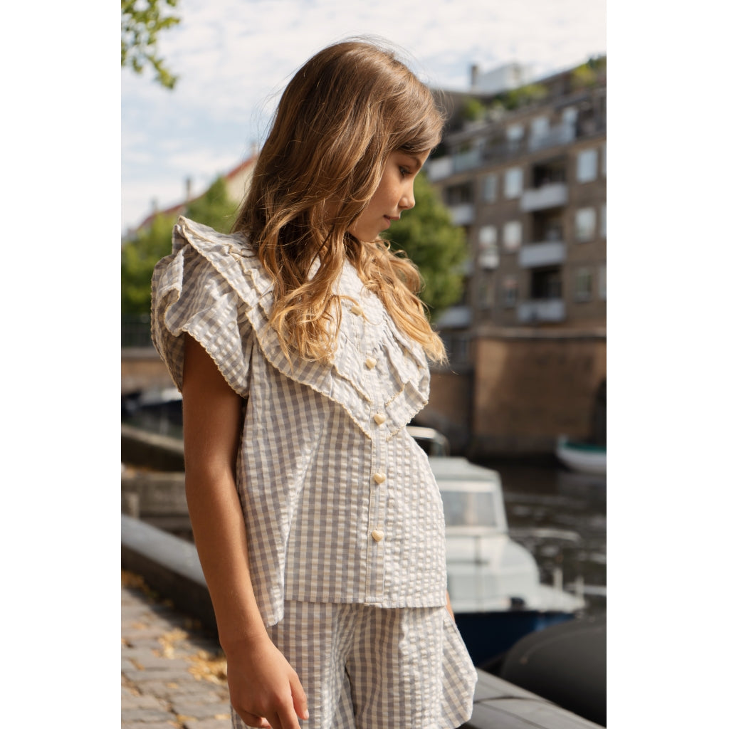 Παιδικό κοντομάνικο πουκάμισο με βολάν γιακά Sleek Check 9 μηνών Konges Slojd