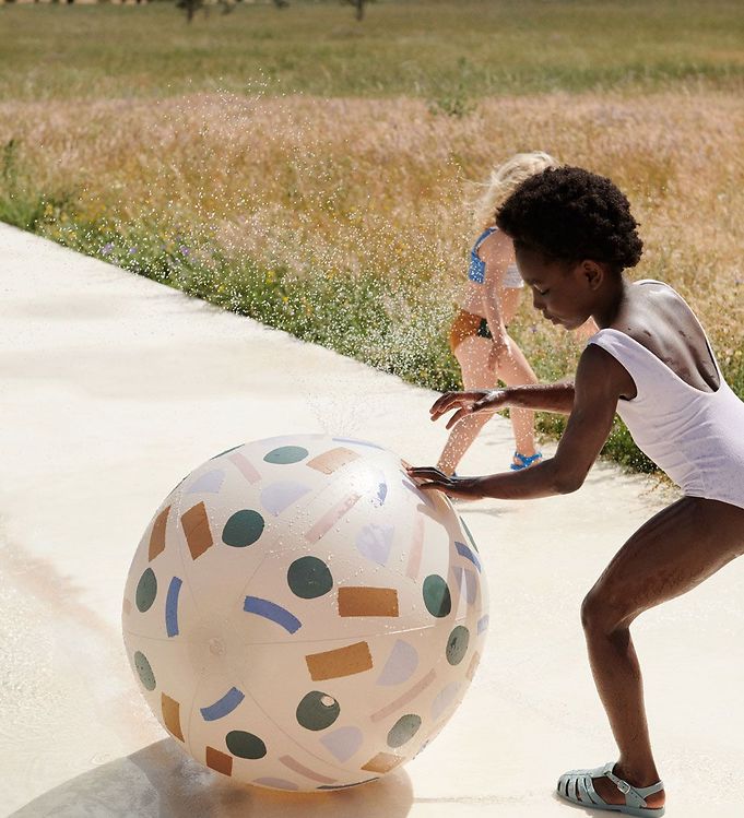 Kid's inflatable ball with sprinkler Luis Paint Stroke/Sandy - Liewood 60cm