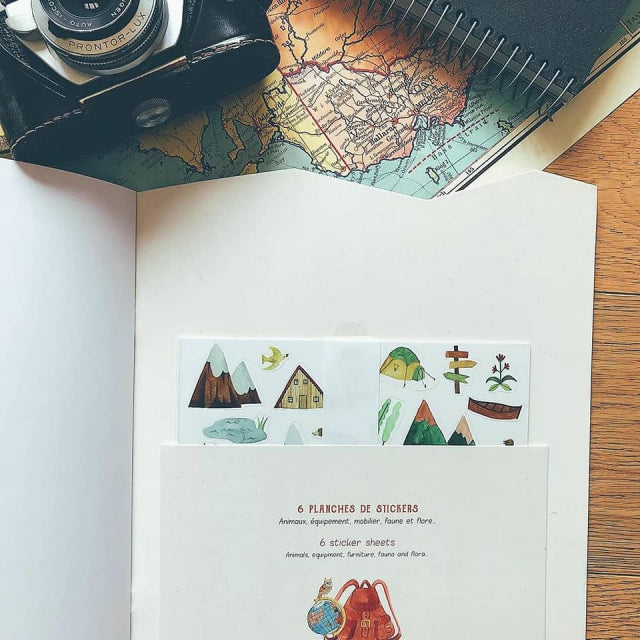 Kid's coloring book 20 pages with 190stickers L'Explorateur 3Y+ Moulin Roty