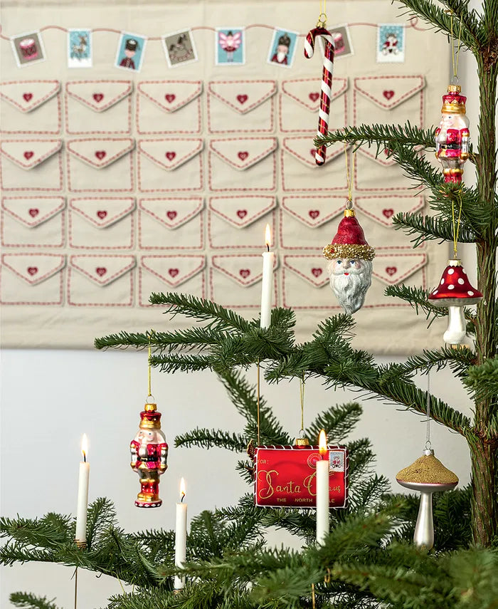 Vintage Glass Ornament – Άγιος Βασίλης με Κλασικό Κόκκινο Καπέλο