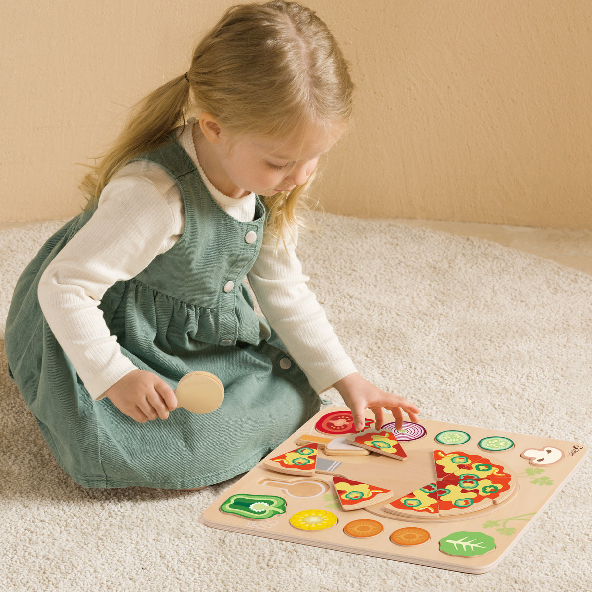Wooden children’s toy Pizza Cutting Board and Insert Pieces +2 years 30x30x1.5 cm