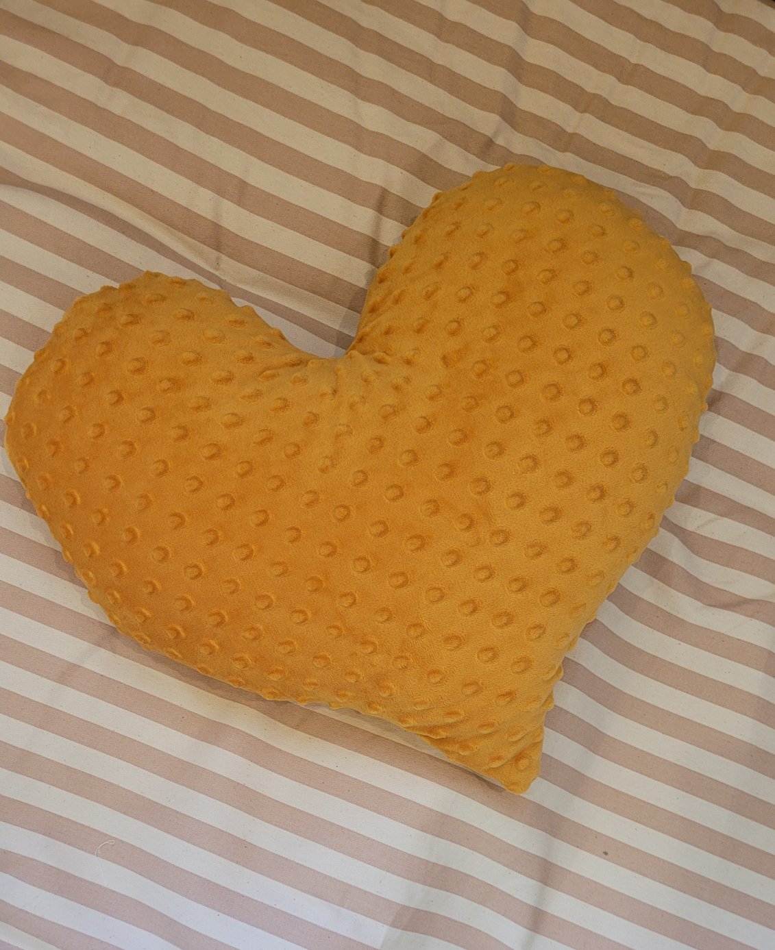 Pillow Heart Ochre velour polka dots