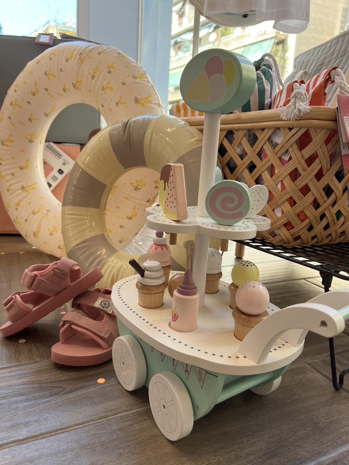 Ξύλινο παιδικό παιχνίδι τρόλει παγωτού 31x18x40cm +3 ετών Jabadabado