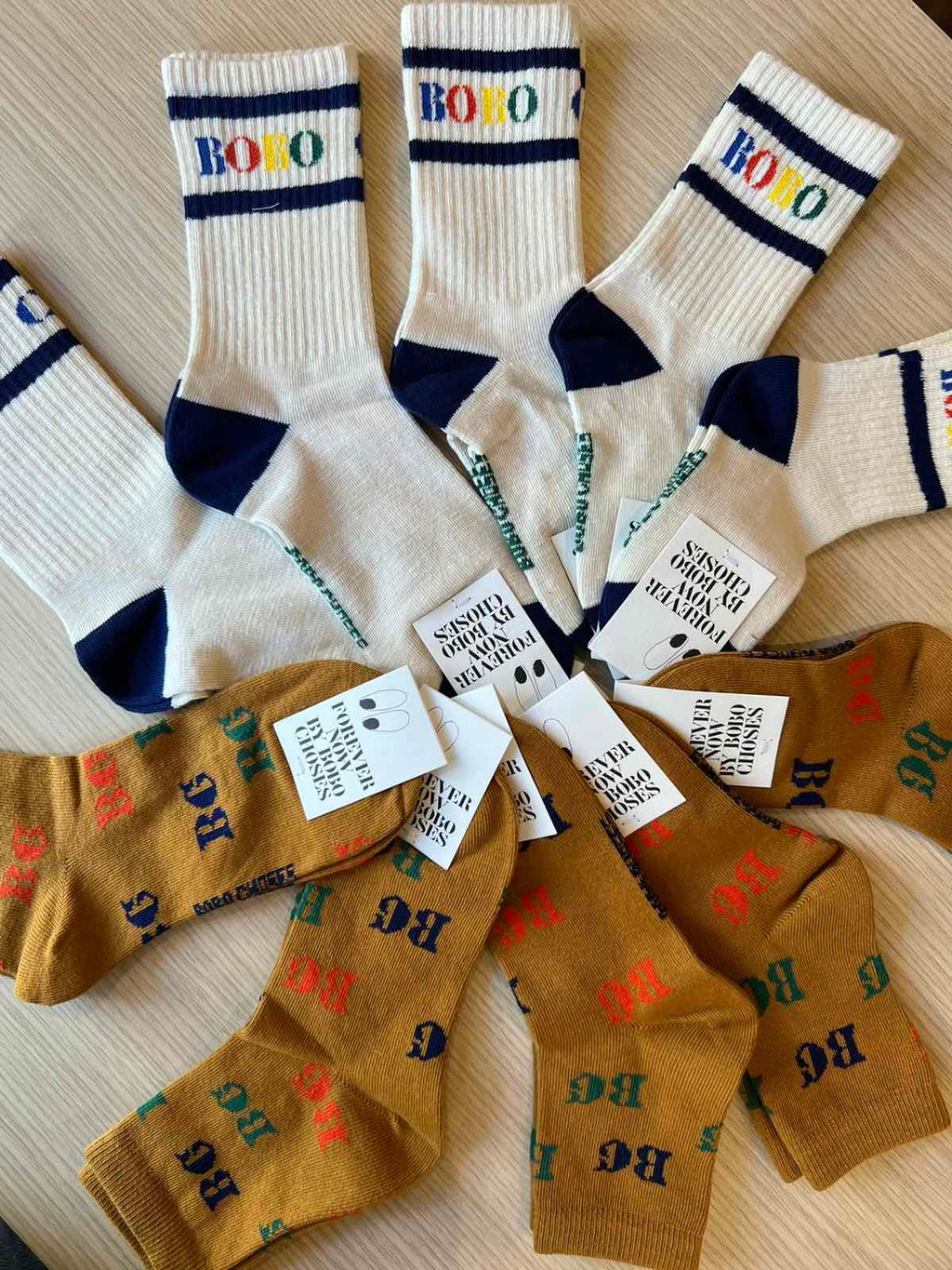 Παιδικές κοντές καφέ κάλτσες -νούμερο 23 έως 37 - Bobo Choses