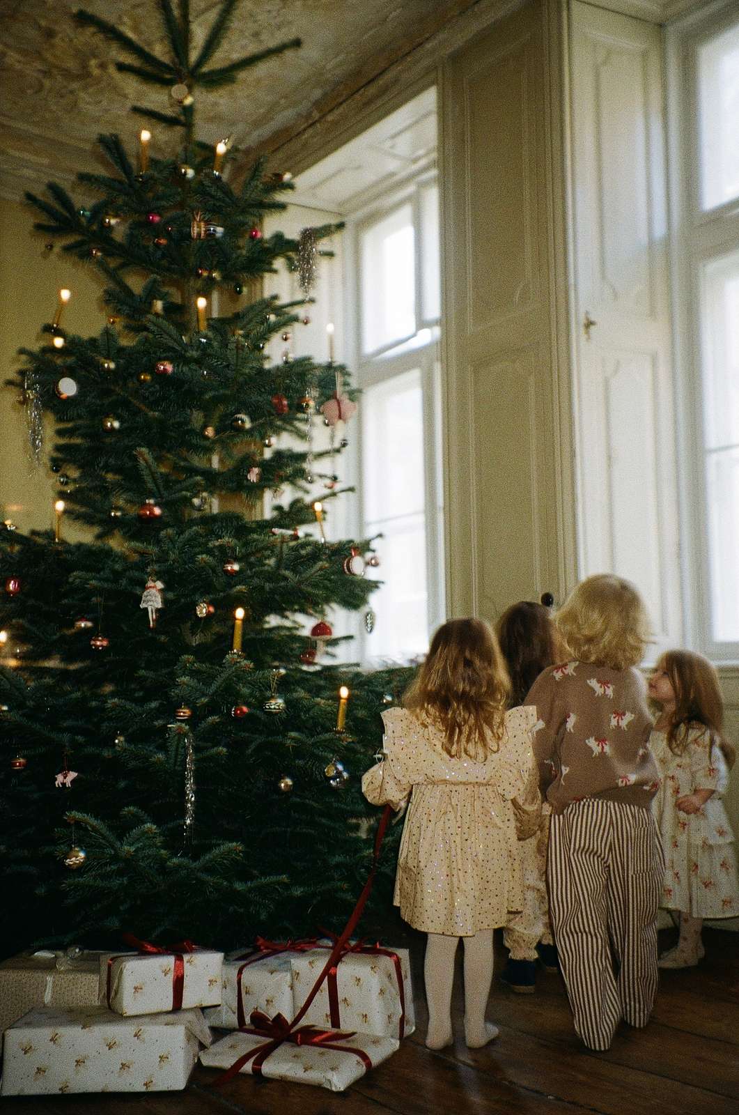 Παιδικό φόρεμα με βολάν Foil Heart 9 μηνών Konges Slojd