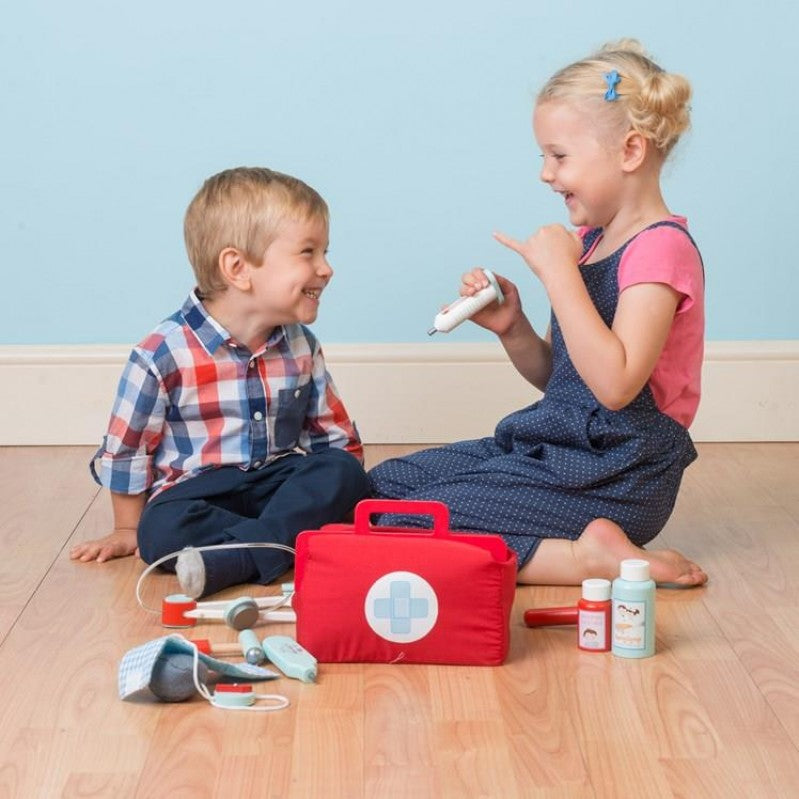 LE TOY VAN My own Doctor's briefcase